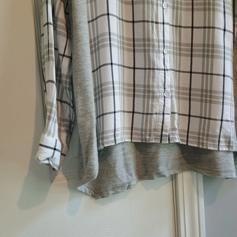 G.H. Bass & Co. Plaid Button Down Shirt Women's Gray White Long Sleeve - Picture 8 of 13